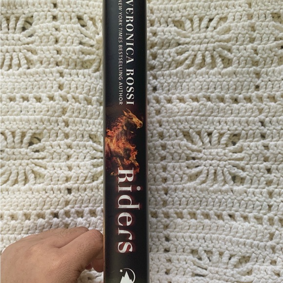 Riders by Veronica Rossi | Hardback | Used Book: Very Good Condition - Picture 2 of 2